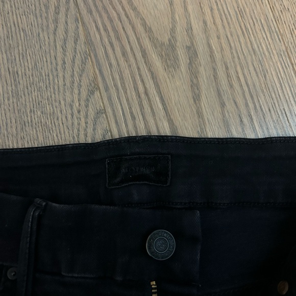 MOTHER Black High Rise Jeans - Picture 5 of 6